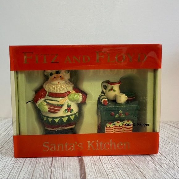2005 Fitz And Floyd SANTA’S KITCHEN Ceramic Salt & Pepper Shakers NOT USED - Picture 4 of 15